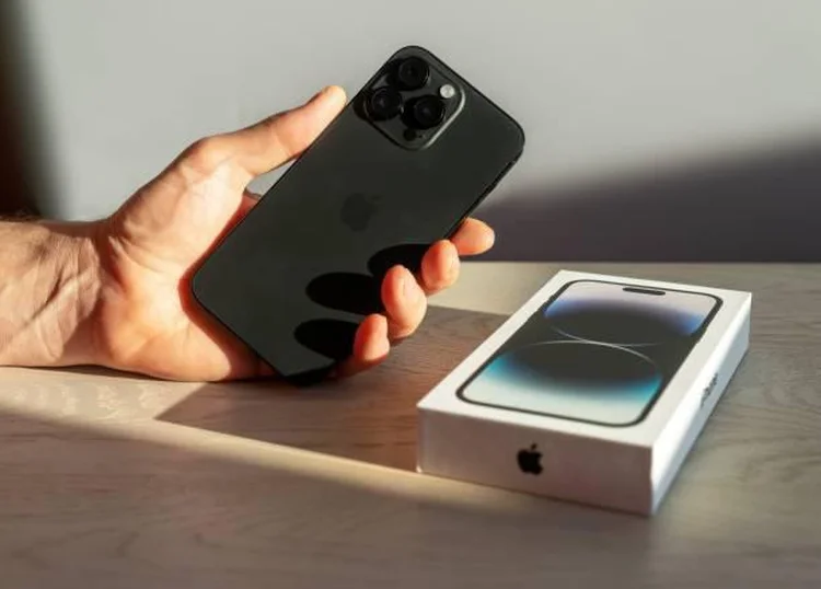 ENTRE NA PROMOÇÃO E DISPUTE UM IPHONE NOVO COM O IVERSON: COMO PARTICIPAR?