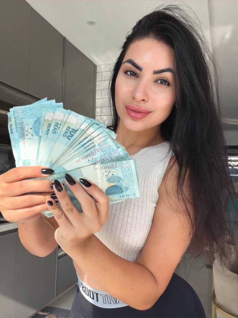 ¡PARTICIPA PARA GANAR MIL REAIS EN COMPRAS CON THAYNA!